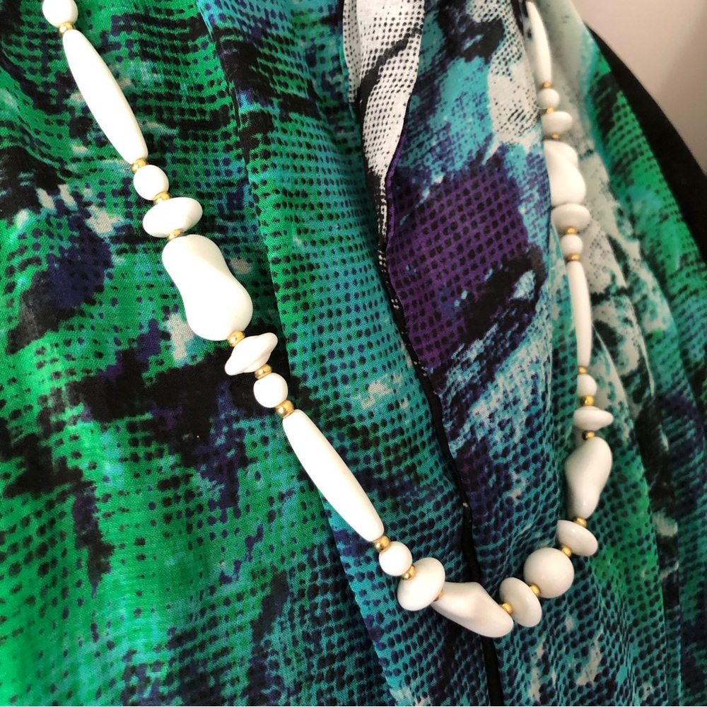 Rare Milk Glass Art Deco Necklace vintage-Antique stunning jewellery collector - Picture 10 of 12